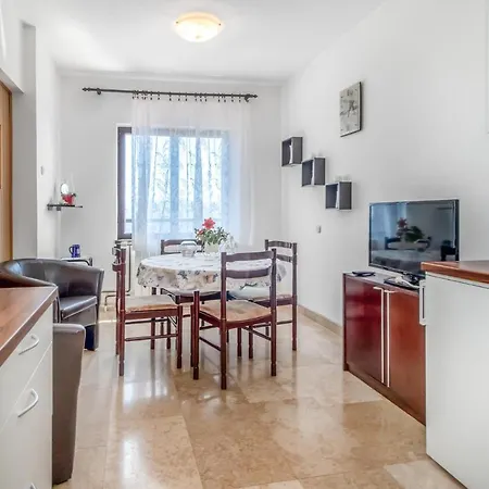 Lovely In With Kitchen Apartman *