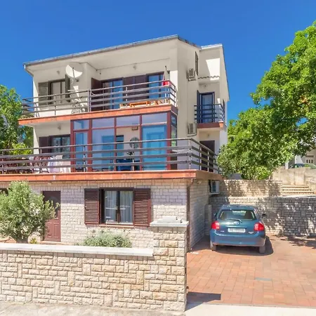 2 Bedroom Cozy In * Novi Vinodolski