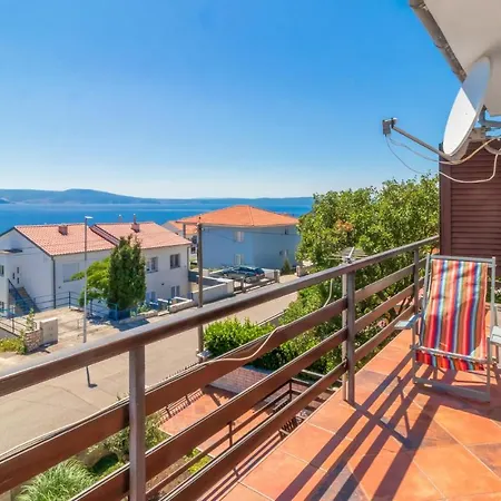 2 Bedroom Cozy In * Novi Vinodolski