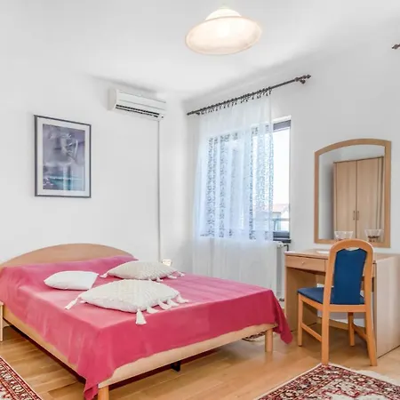 Apartament 2 Bedroom Cozy In Novi Vinodolski